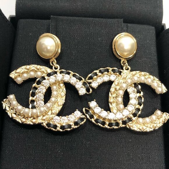 CHANEL CC Logos Rhinestone Pearl Black Dangle Earrings Gold Tone B22B Auth w/Box - Picture 1 of 9